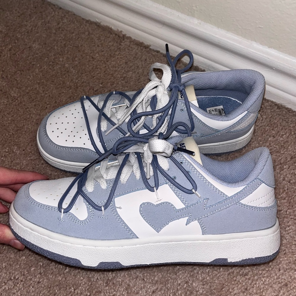 Aelfric Eden blue and white sneakers